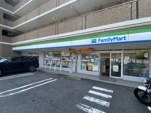 コンビニ　ファミリーマート 鏡池通店（コンビニ）まで318m