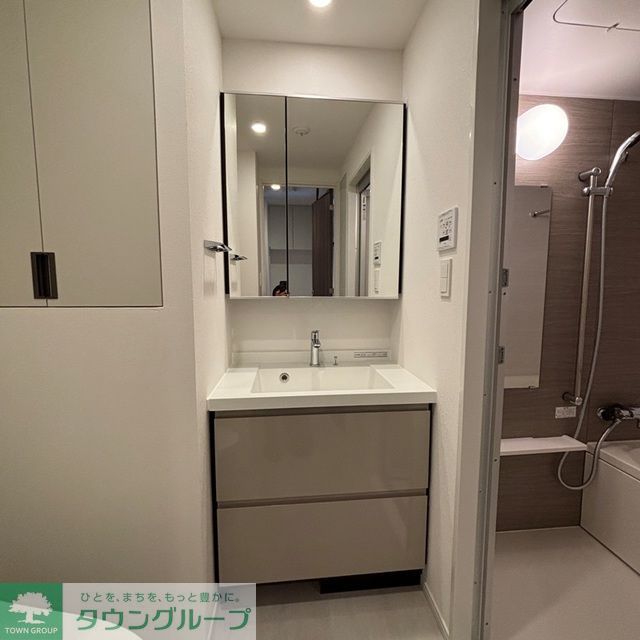 洗面設備　※写真は同タイプ住戸です。