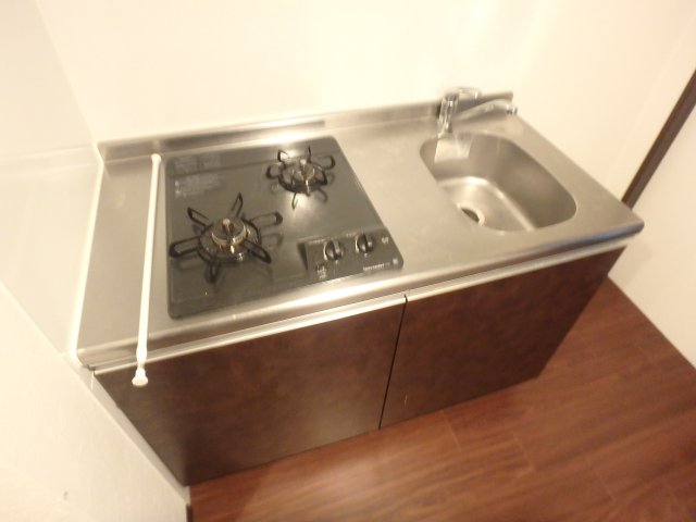 キッチン　コンパクトなキッチンで掃除もラクラク