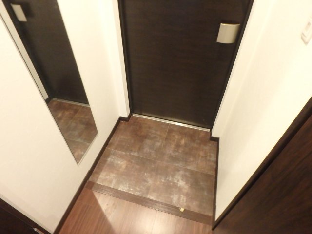 収納　明るい玄関です