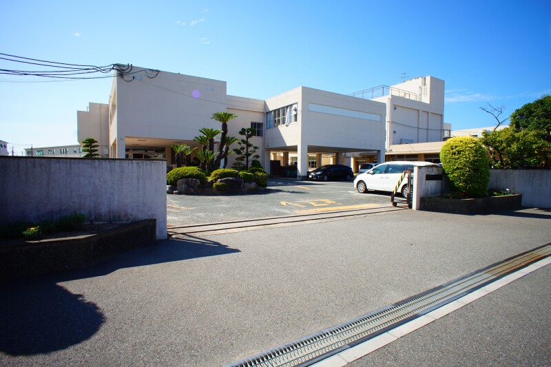 小学校　福津市立福間南小学校（小学校）まで695m