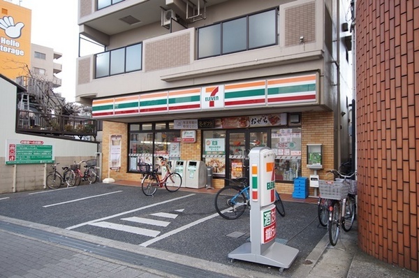 コンビニ　セブンイレブン尼崎杭瀬南新町店（コンビニ）まで329m