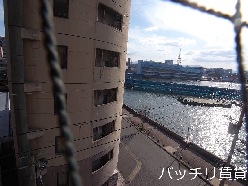 バルコニー　＊画像は別部屋の為、現状を優先致します