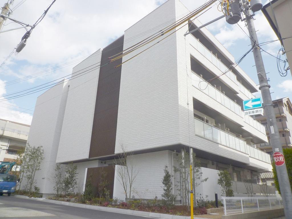 建物外観　建物外観（南西側）