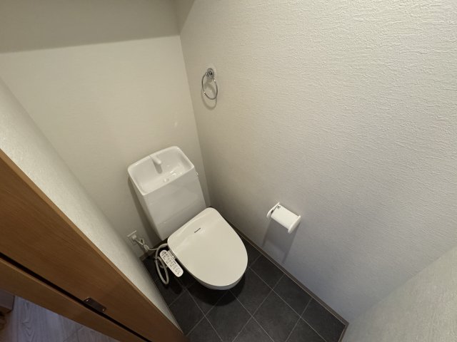 トイレ　シャワー付き暖房便座