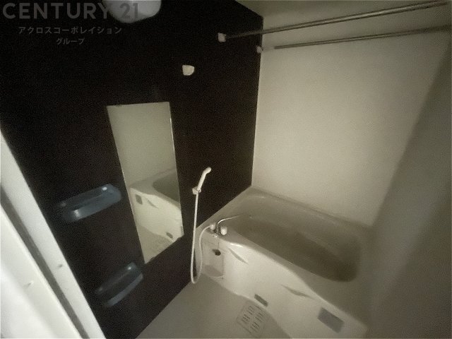 バス・シャワールーム　浴室乾燥機つきで便利です