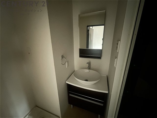 洗面設備　おしゃれな洗面台つきです！