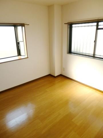 その他　★2面採光の洋室です★