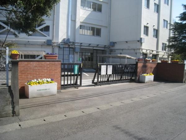 小学校　第四小学校（小学校）まで288m