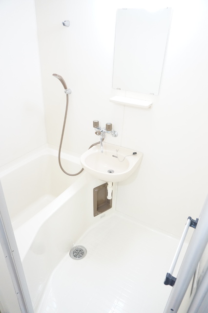 バス・シャワールーム　バスルーム※同タイプ参考写真