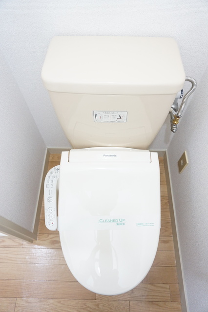 トイレ　洗浄機能付きトイレ※同タイプ参考写真