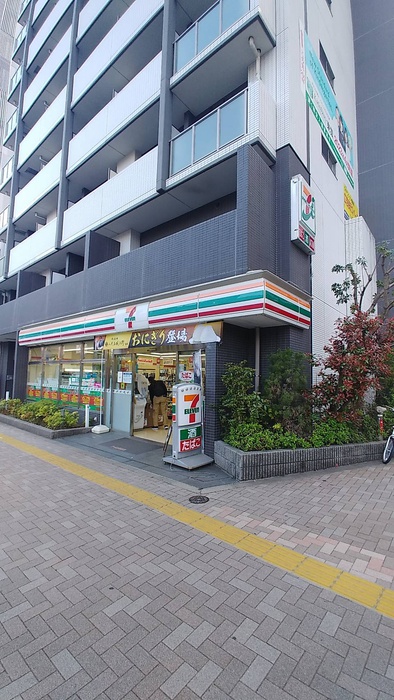 コンビニ　セブンイレブン（コンビニ）まで490m