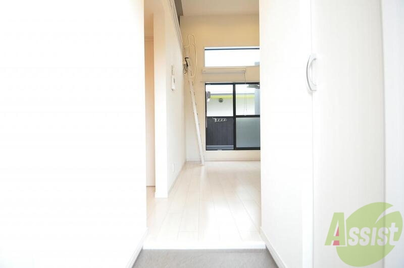 玄関　ダウンライトで明るく照らされた玄関☆