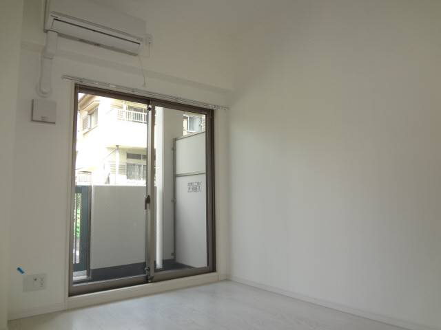 バルコニー　洋室