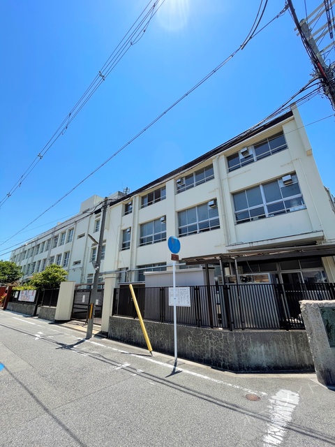 小学校　大阪市立遠里小野小学校（小学校）まで484m