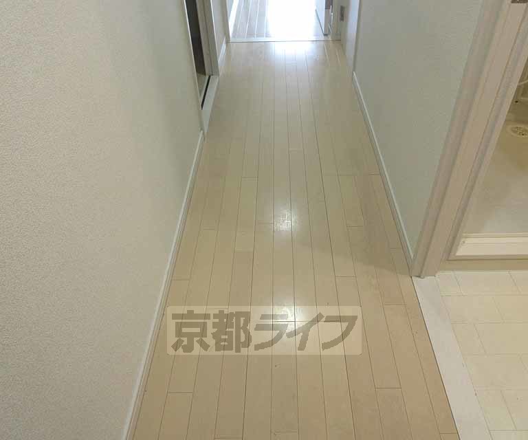 その他部屋・スペース　幅員のある廊下です