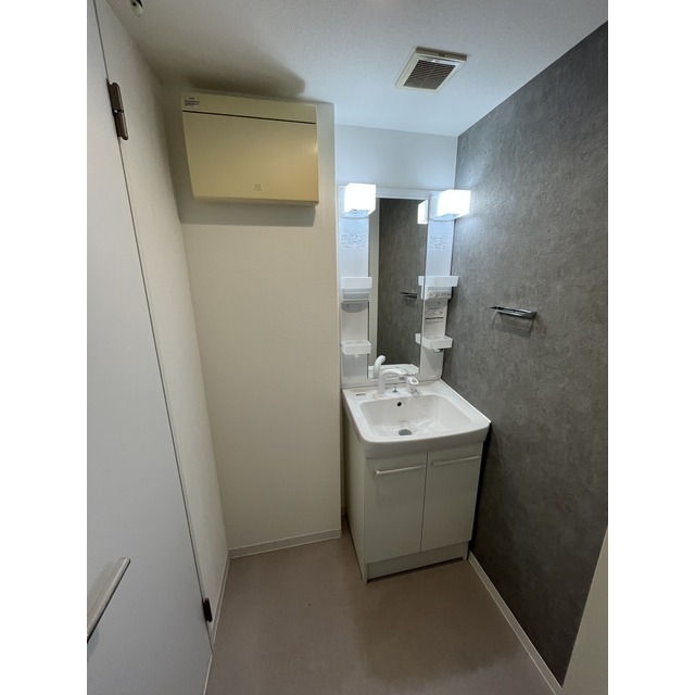 洗面設備　コンパクトで使いやすい洗面所