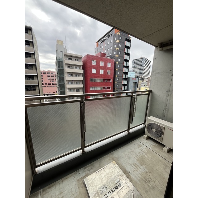 バルコニー　バルコニーからの眺めを楽しみながら食事をしませんか