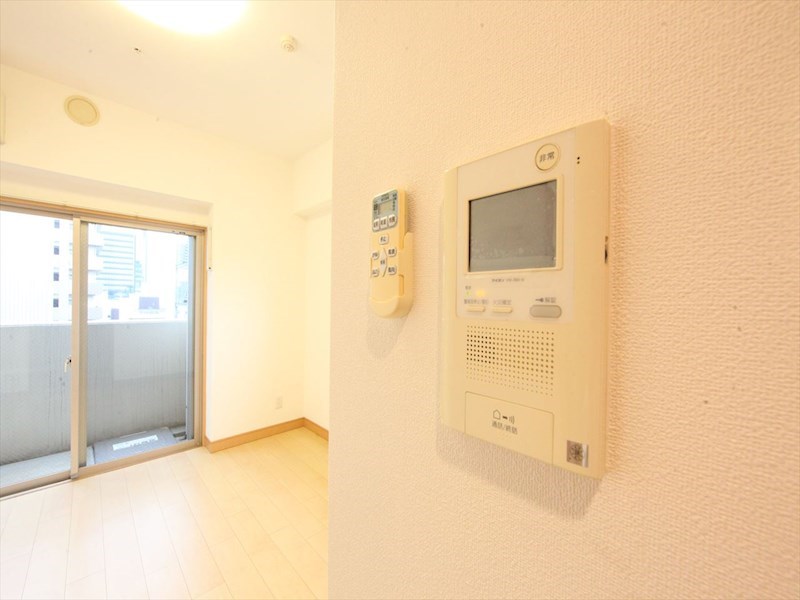 セキュリティ　モニター付きインターホン