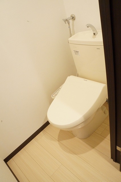 トイレ　ウォシュレット付き♪