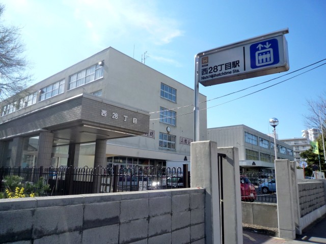 スーパー　東光ストアストア中央区宮の森店（スーパー）まで282m