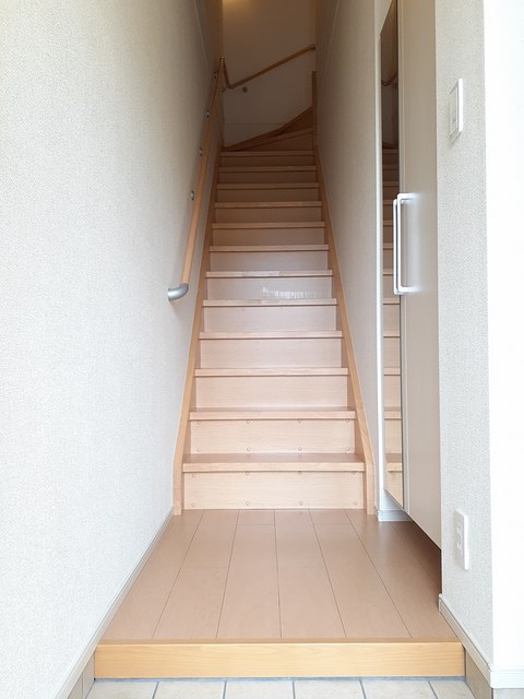 玄関　収納もある玄関です