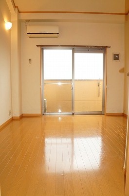 居室・リビング　☆洋室７帖☆