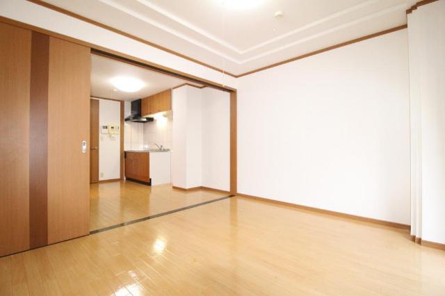 居室・リビング　室内