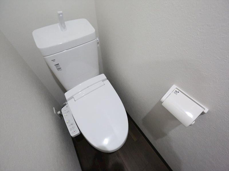 トイレ　温水洗浄暖房便座付トイレ