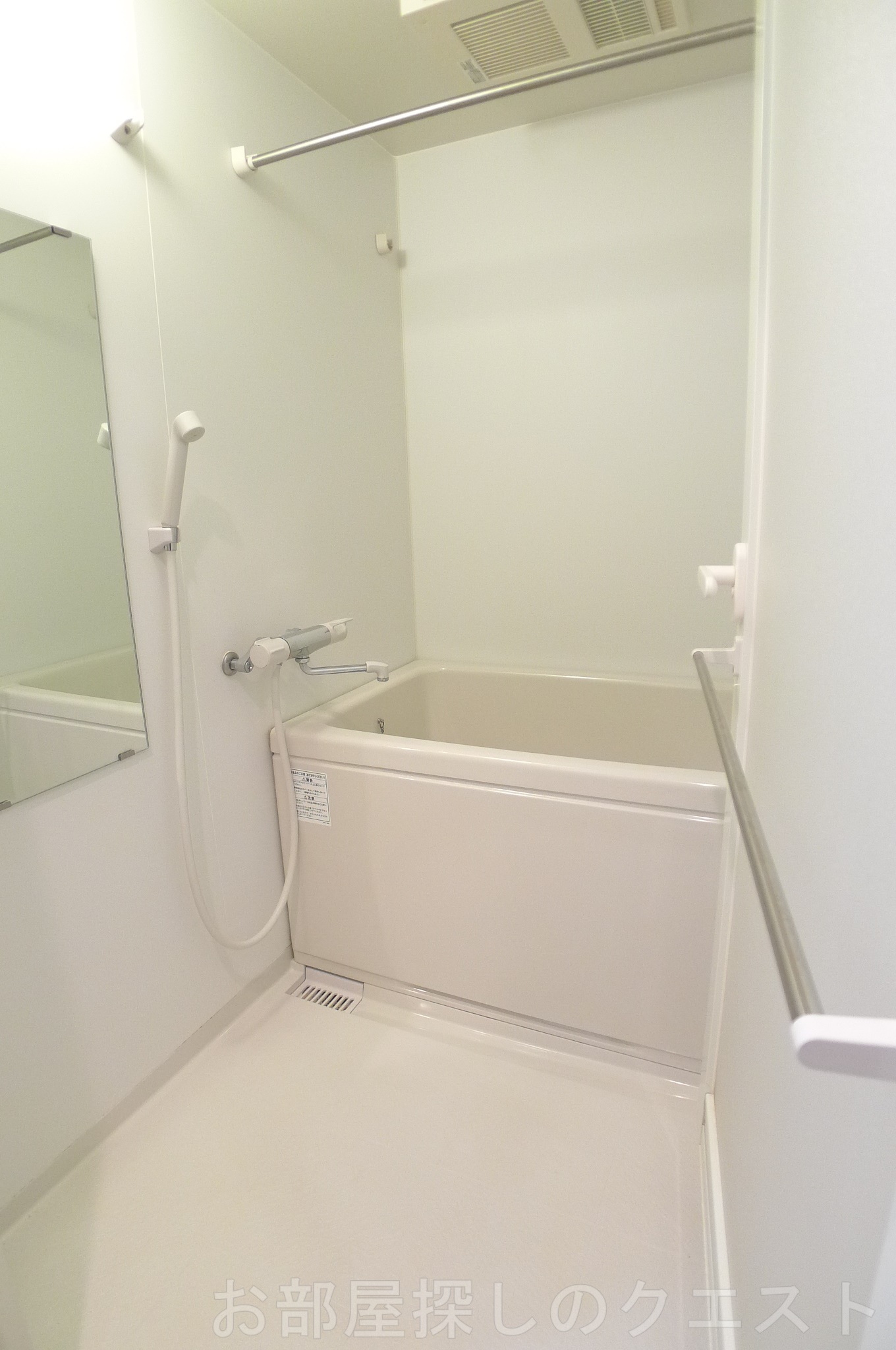 バス・シャワールーム　（写真は同仕様反転）