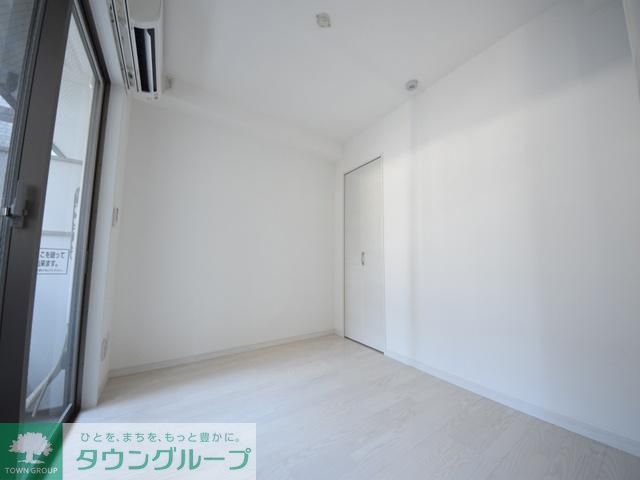 居室・リビング　洋室にも窓があります