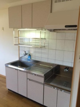 キッチン　※別室同じ間取りの写真。現況を優先します。