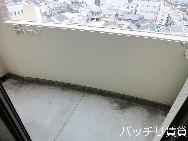 バルコニー　同型タイプのイメージ画像。現況を優先いたします。