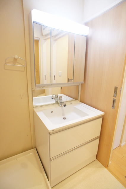 洗面設備　シャンプードレッサー完備なので、朝の身支度も楽チン☆