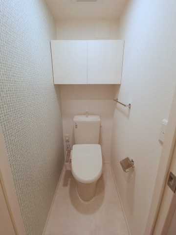 トイレ　温水洗浄便座付き