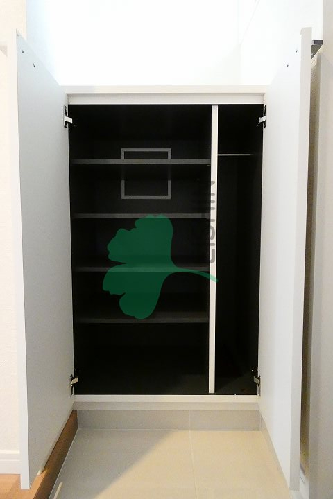 玄関　下駄箱もしっかりついてます！