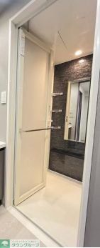 バス・シャワールーム　玄関