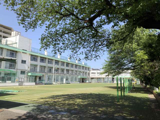 小学校　渋谷区立西原小学校（小学校）まで413m