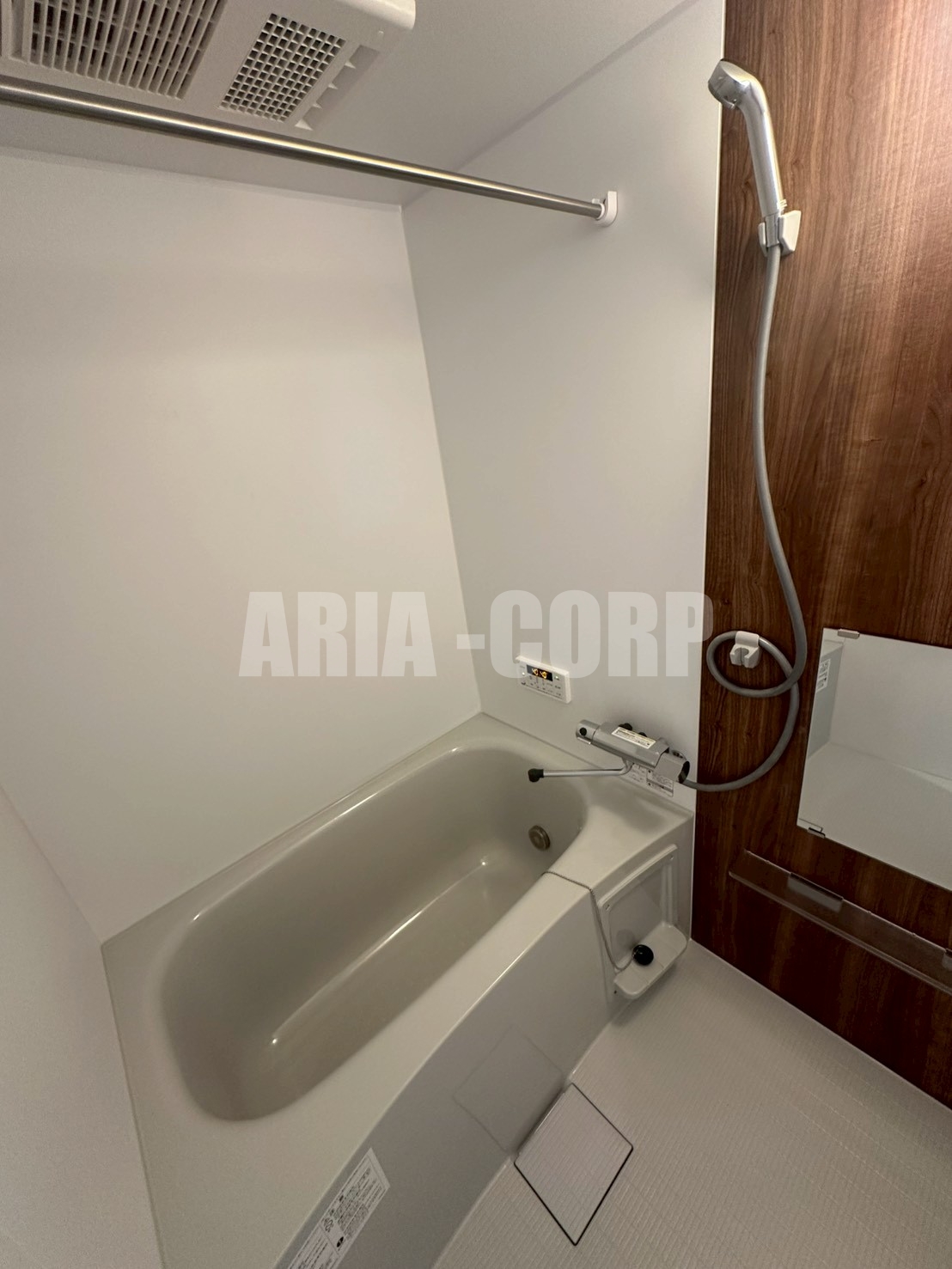 バス・シャワールーム　追焚き機能、浴室乾燥付！