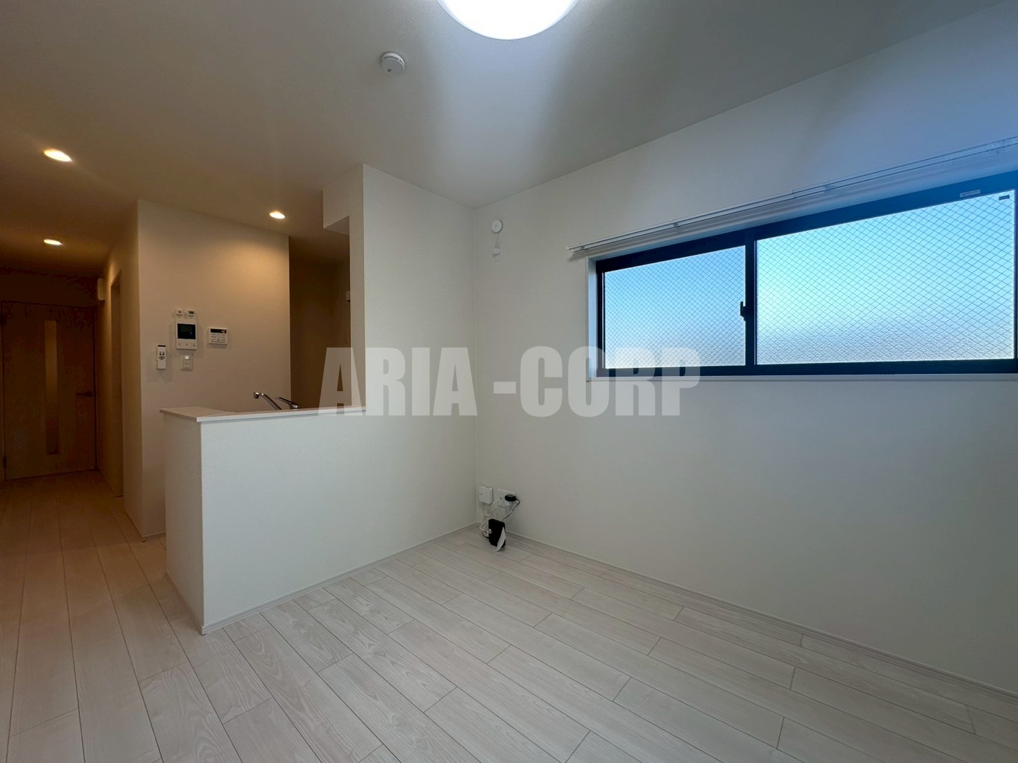 居室・リビング　白を基調とした広々お洒落なお部屋！