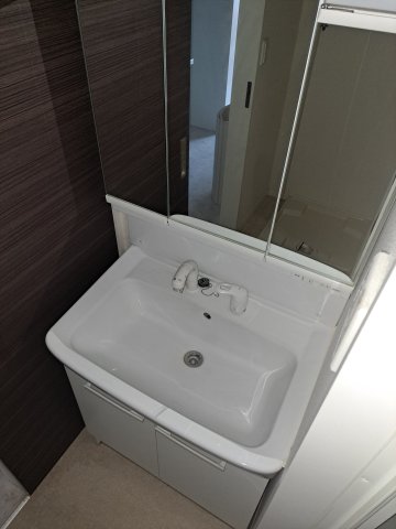 洗面設備　生活に欠かせない独立洗面台です