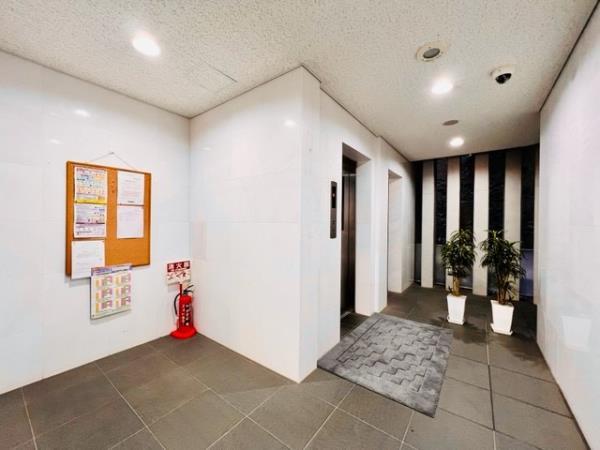 エントランス　ゆとりのあるエントランスです