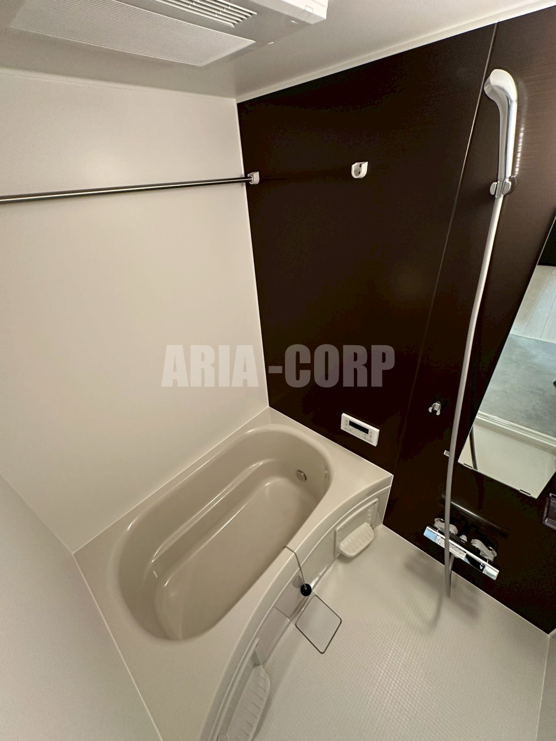 バス・シャワールーム　（同仕様）追炊き浴室乾燥機能付きバスルーム！