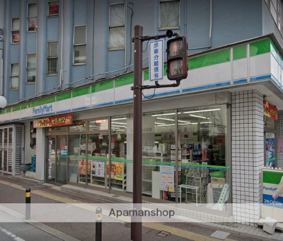 コンビニ　ファミリーマート（コンビニ）まで1067m