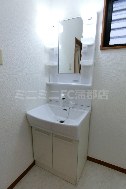 洗面設備　同タイプ