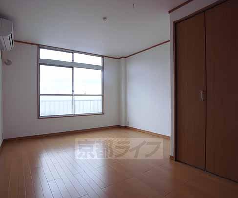 居室・リビング　室内別角度から。