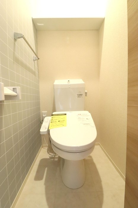 トイレ　温水洗浄便座付きトイレ