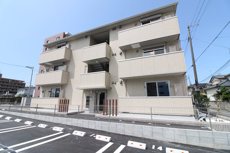 建物外観　2020年8月完成、大和ハウス施工