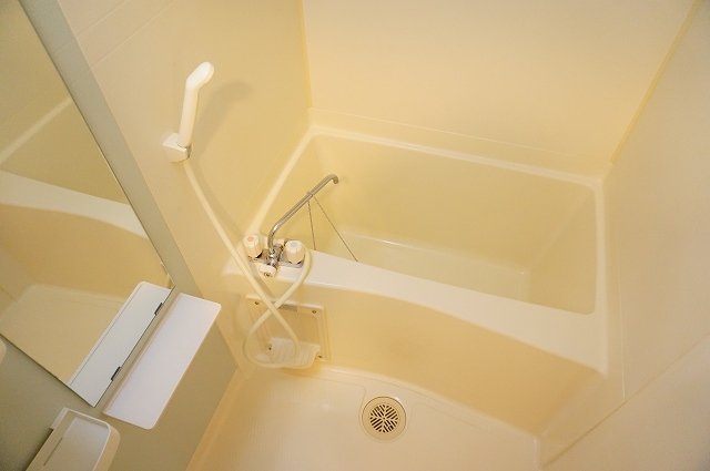 バス・シャワールーム　ゆったり過ごせるお風呂です