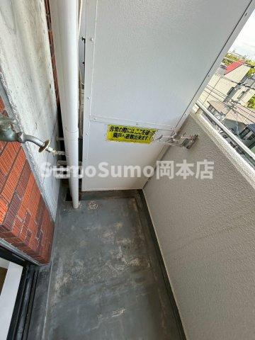 バルコニー　お洗濯にも便利なバルコニー付き